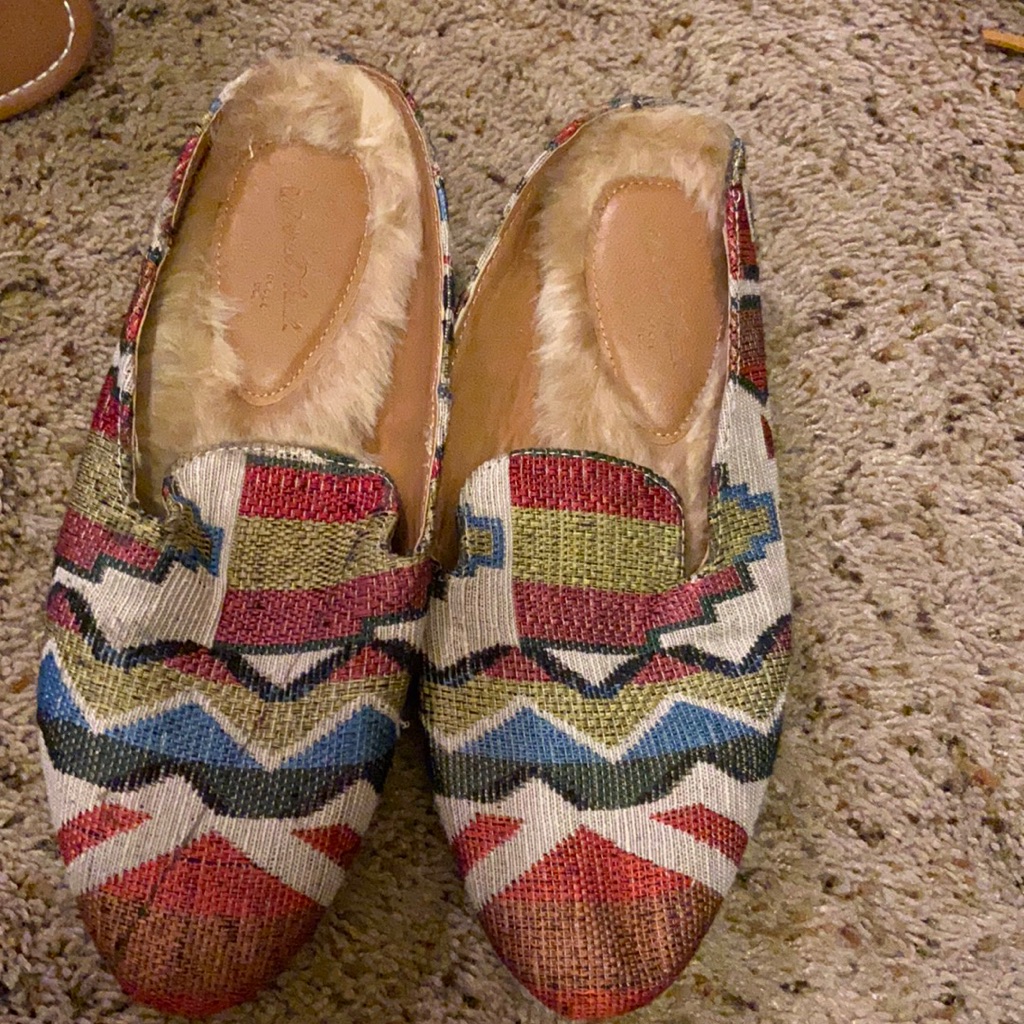 Universal Thread Patterned Flats